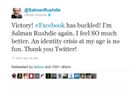 Facebook smazal Salmana Rushdieho, pomohl mu Twitter
