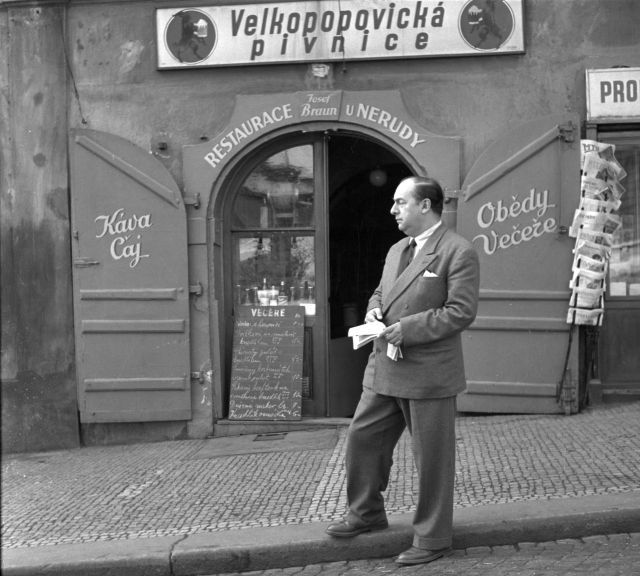 hospody pivo u dvou slunců pablo neruda