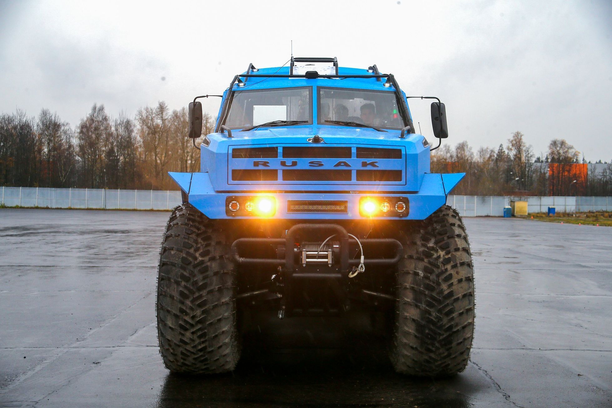 Ruské auto na vodík Rusak