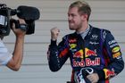 Vettel v Japonsku vyhrál, ale korunovace se zatím odkládá