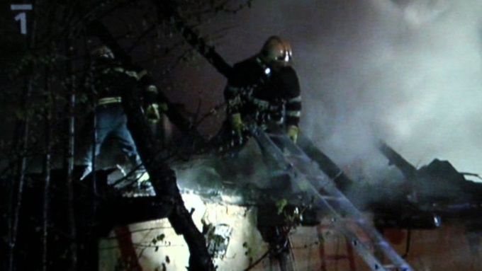 Molotovy zapálily rodinný dům Romů ve Vítkově