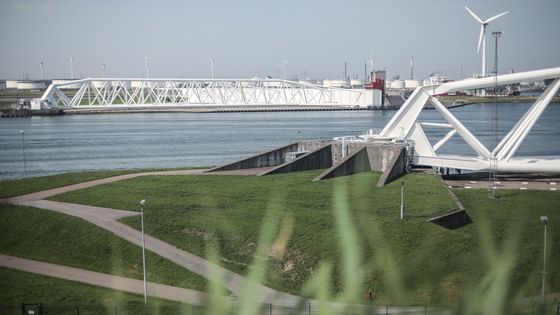 Foto: Nizozemci zatím vodu ovládli. Až dojde na nejhorší, moře je zaplaví