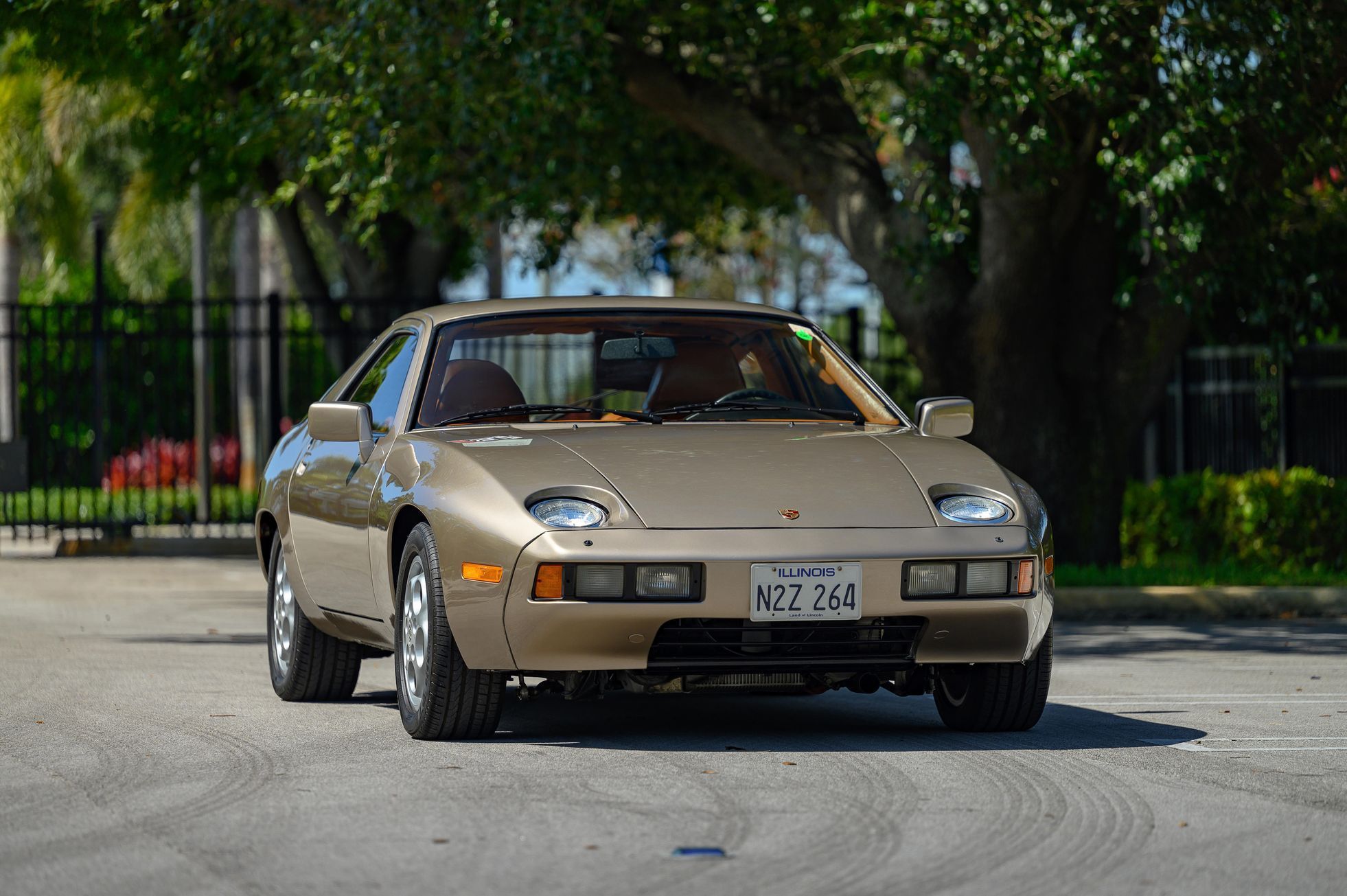 Porsche 928