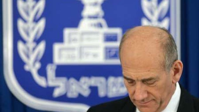 Premiér Olmert má problémy. Vládu opustil koaliční partner