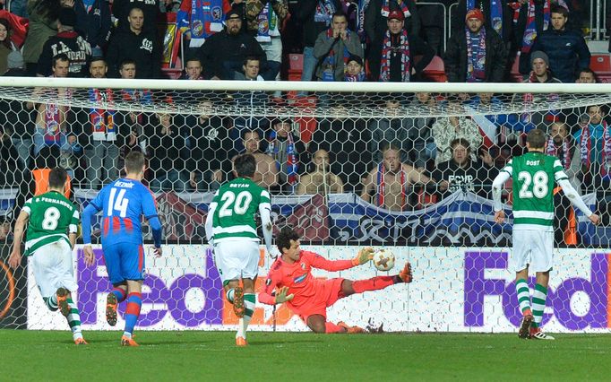 EL, Plzeň-Sporting: Aleš Hruška chytá penaltu