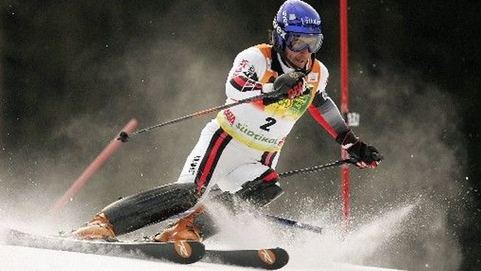 Francouz Jean-Baptiste Grange na trati slalomu v Alta Badii.