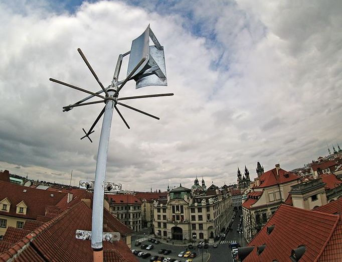 Část údajů se v Klementinu měří na střeše tyčící se nad Starým Městem.