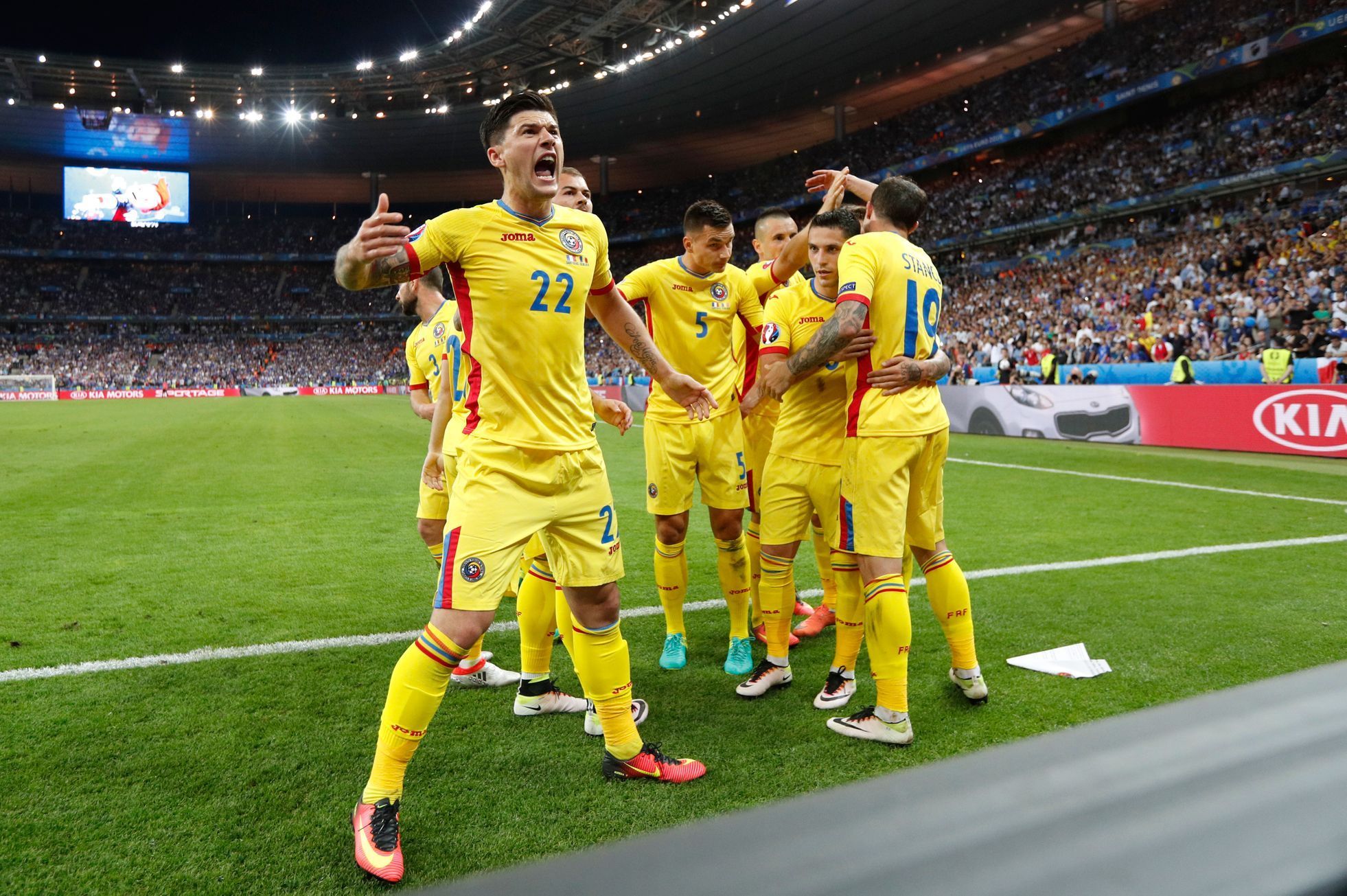 Euro 2016, Francie-Rumunsko: Rumuni slaví gól na 1:1