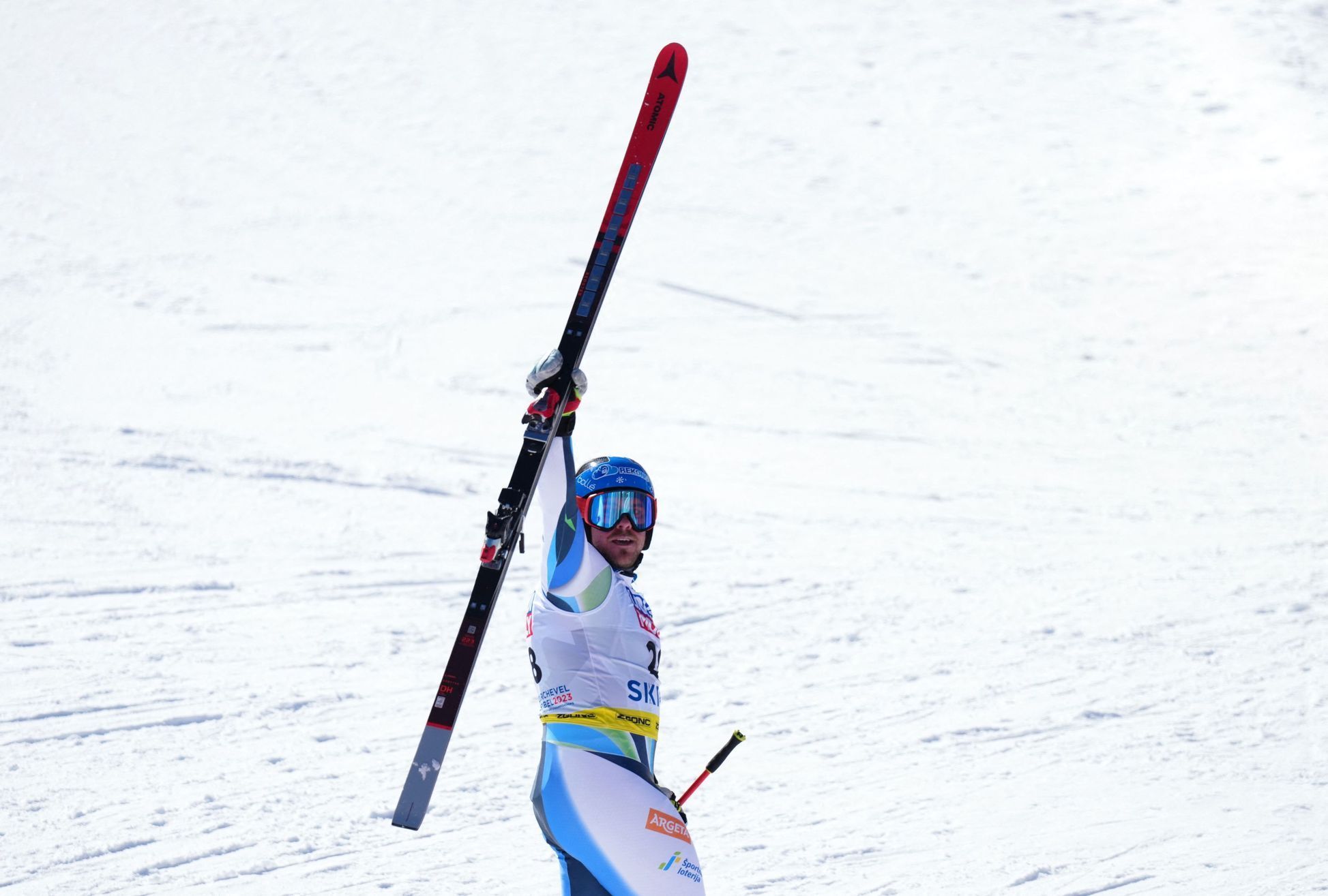 Miha Hrobat v cíli sjezdu mužů na MS v alpském lyžování 2023