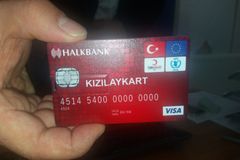 Turecko rozdává uprchlíkům platební karty se 700 Kč na měsíc. Peníze posílá Evropská unie