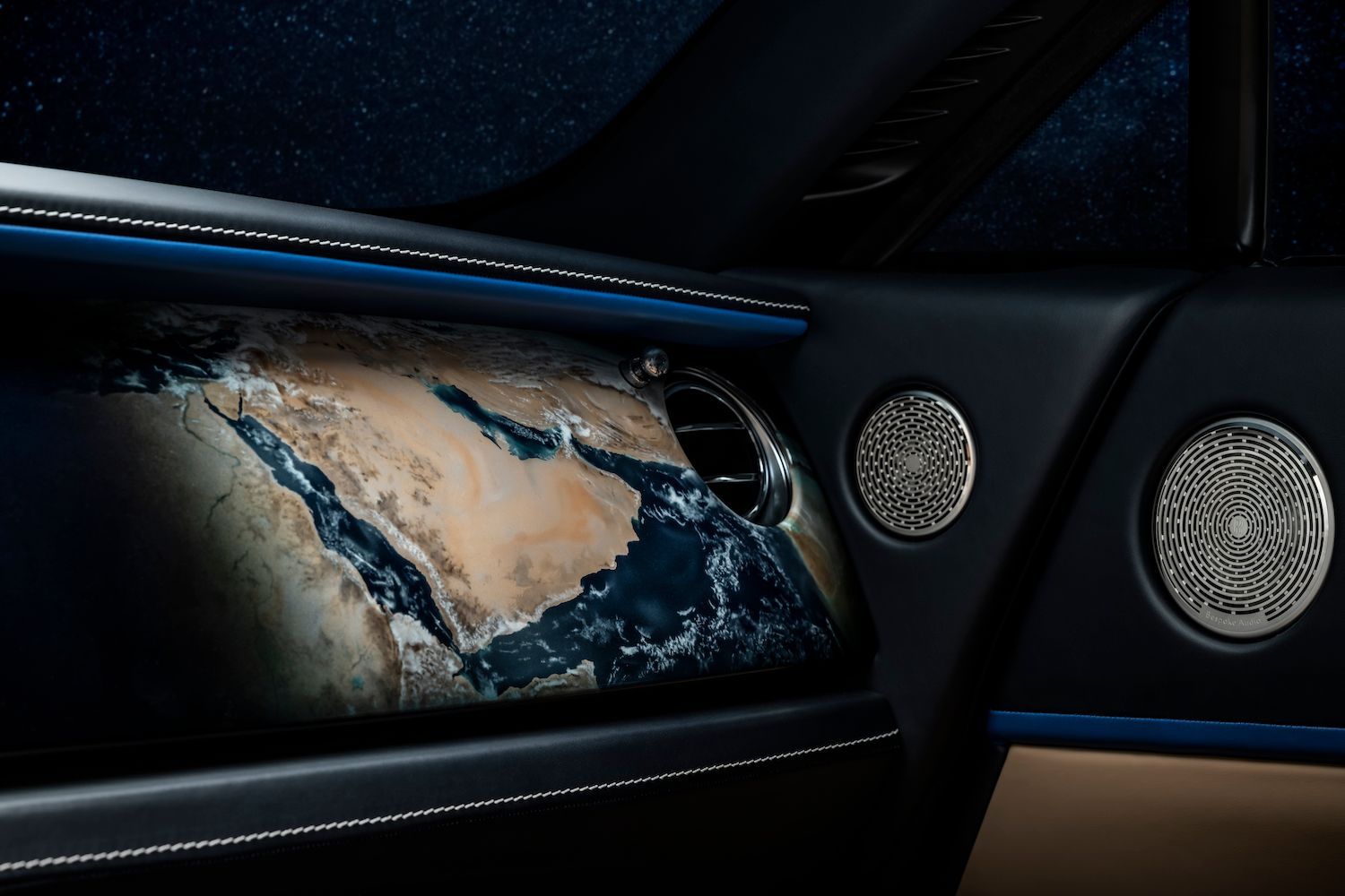 Rolls-Royce Wraith Inspired by Earth