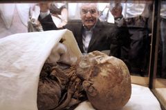 Objev století: Našli mumii známé královny. V depozitáři