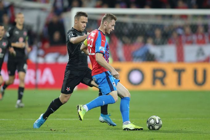 Jakub Brabec a Stanislav Tecl v utkání 14. kola F:L Plzeň - Slavia