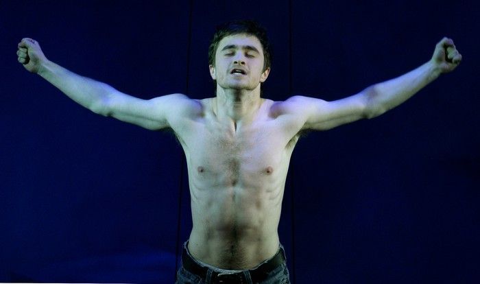 Daniel Radcliffe jako Alan Strang v inscenaci Equus