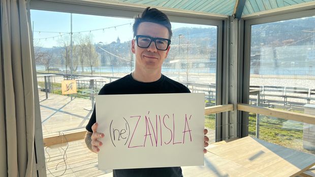 Kouřil jsem 20 jointů denně, nechápe DJ Roxtar. Léčebnu si musel vzít na splátky