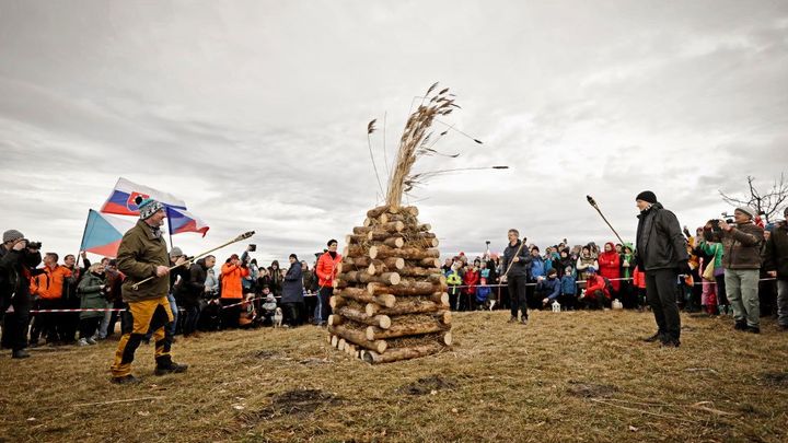 Vatra na Velké Javořině tradičně připomněla nesouhlas s rozpadem Československa; Zdroj foto: Libor Fojtík