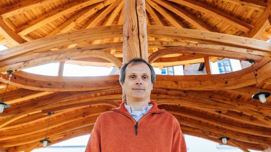 Došky a duchovní rozměr. Architekt tvoří domy s duší a mění pohled na stavitelství