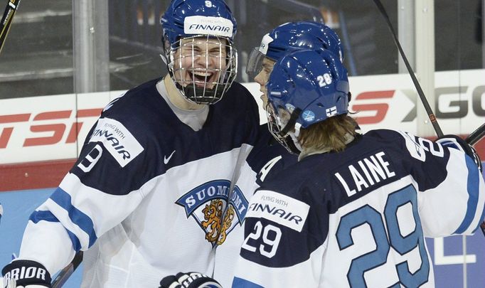 Jesse PULJUJARVI a Patrik Laine na MS juniorů