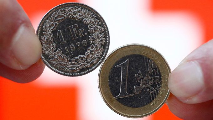 Švýcarská centrální banka v půlce ledna překvapila celý svět, když přestala vázat kurz na euro.