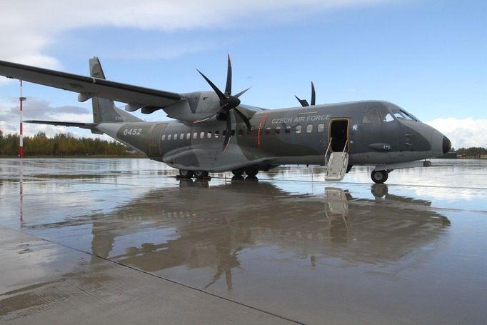 Čtyři letouny C-295 M koupila armáda před 10 lety, pořídila je jako nové. Slouží k přepravě prostředků a představitelů armády, ústavních činitelů a humanitárním účelům.