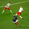 Kylian Mbappé dává gól v osmifinále MS 2022 Francie - Polsko