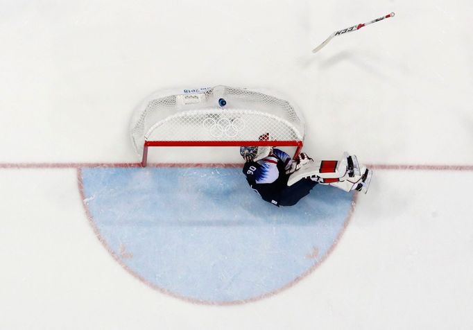 Americký brankář Ryan Zapolski v zápase Slovensko - USA na ZOH 2018