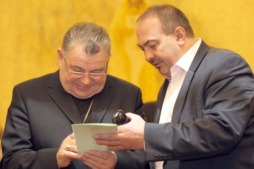 Arcibiskup požehnal poslancům