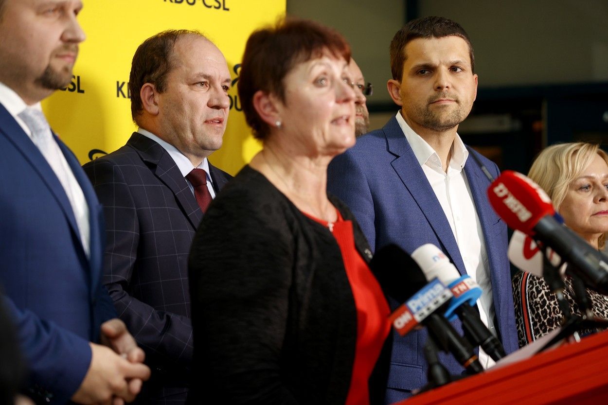 Hubáčková rezignace, Hladík, ministr životního prostředí, Jurečka