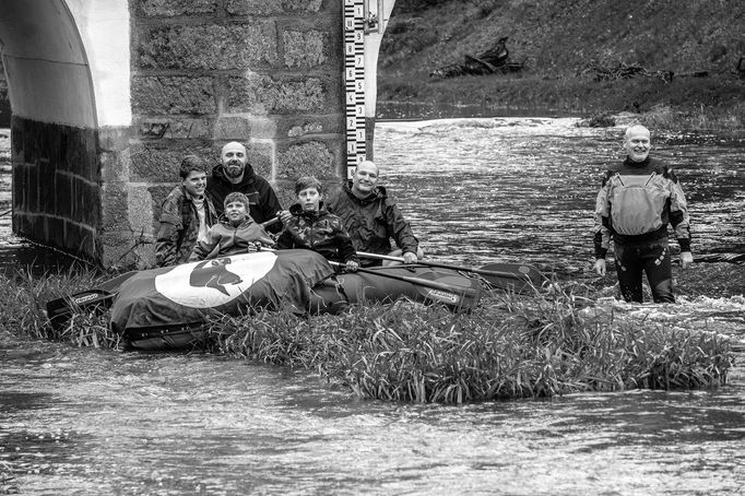 Fotoreportáž: Jak Roman Franc fotil skupinový portrét obyvatel Náměště nad Oslavou