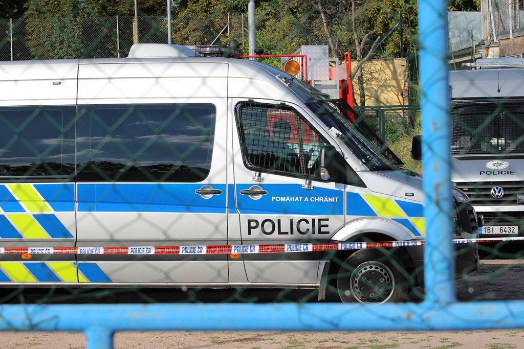 Policejní manévry ve Znojmě. Kvůli Baníku zavřely i hospody
