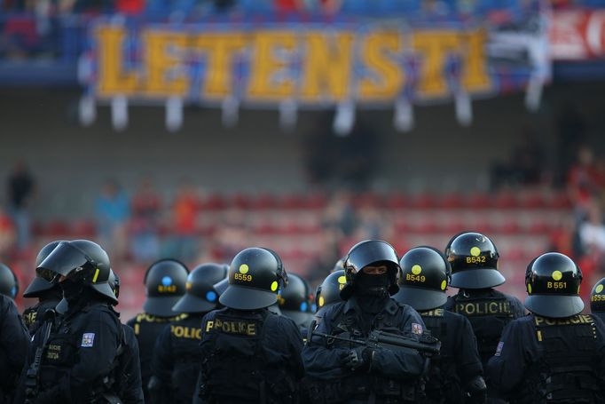 EPL, Sparta-Slavia: policie