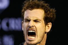 ŽIVĚ Djokovič vs. Murray 6:1, 7:5, 7:6. Srb zase ovládl Australian Open