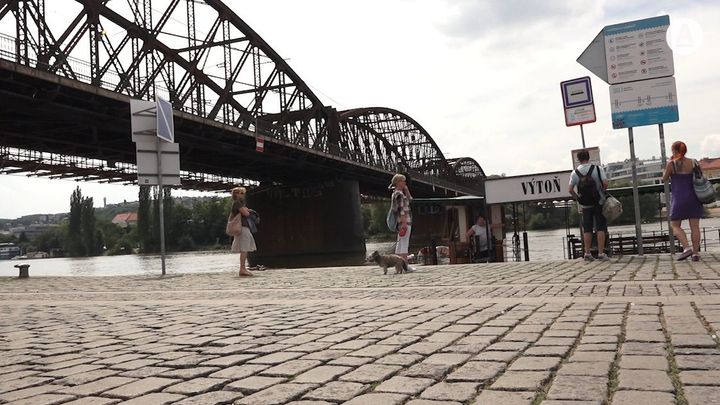 Železniční most na Výtoni zůstane kulturní památkou. Podle ministerstva se dá opravit