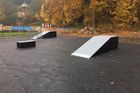 Drahý a špatný. Nový skatepark v Tanvaldu vadí jezdcům. Měl tam být beton, ne asfalt, uznal starosta