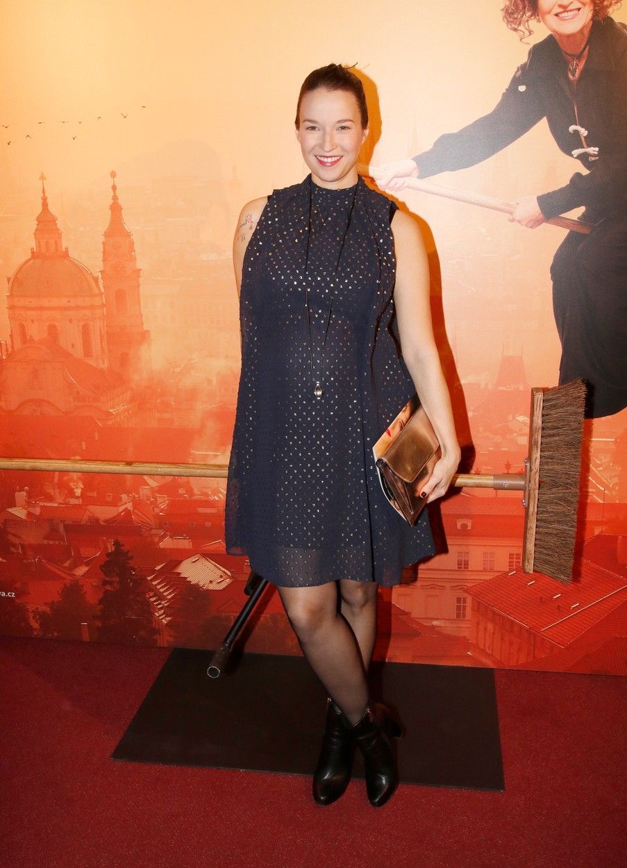 Těhotné celebrity 2019, žena