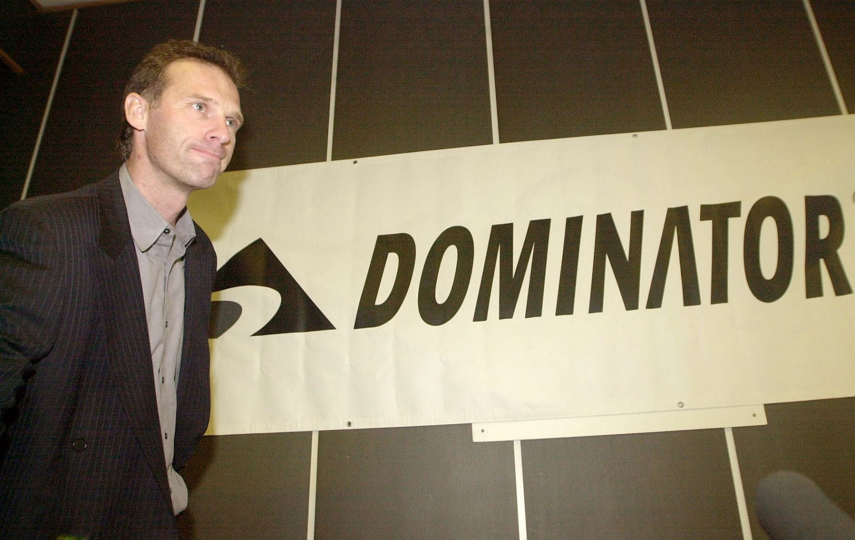 Dominik Hašek - firma Dominator (2002)