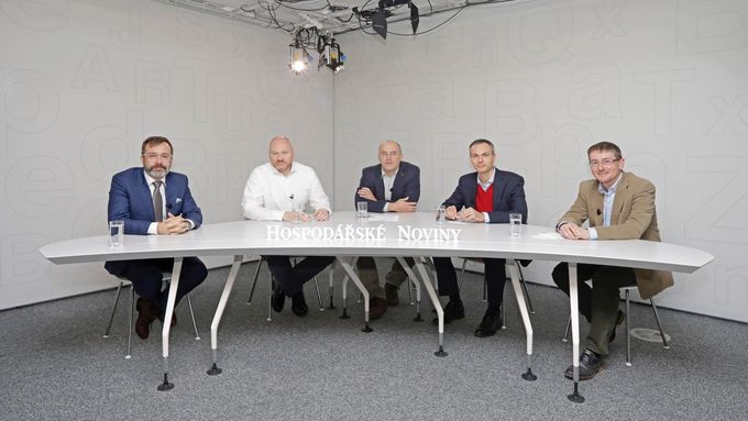 Bankovní Identita - Kulatý stůl - Zleva doprava: Martin Pacovský, Aziz Jahič, Libor Akrman, Marek Růžička, Jakub Hytka.