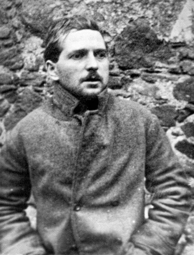 Fotografie Jana Fejty mladšího, klíčového svědka v případu vražd v Kohnově mlýně v Třebíči (1925), který při výsleších několikrát měnil výpovědi.