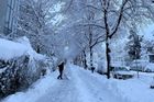 V noci začne hustě sněžit. Na jihu Čech napadne 25 centimetrů, varují meteorologové