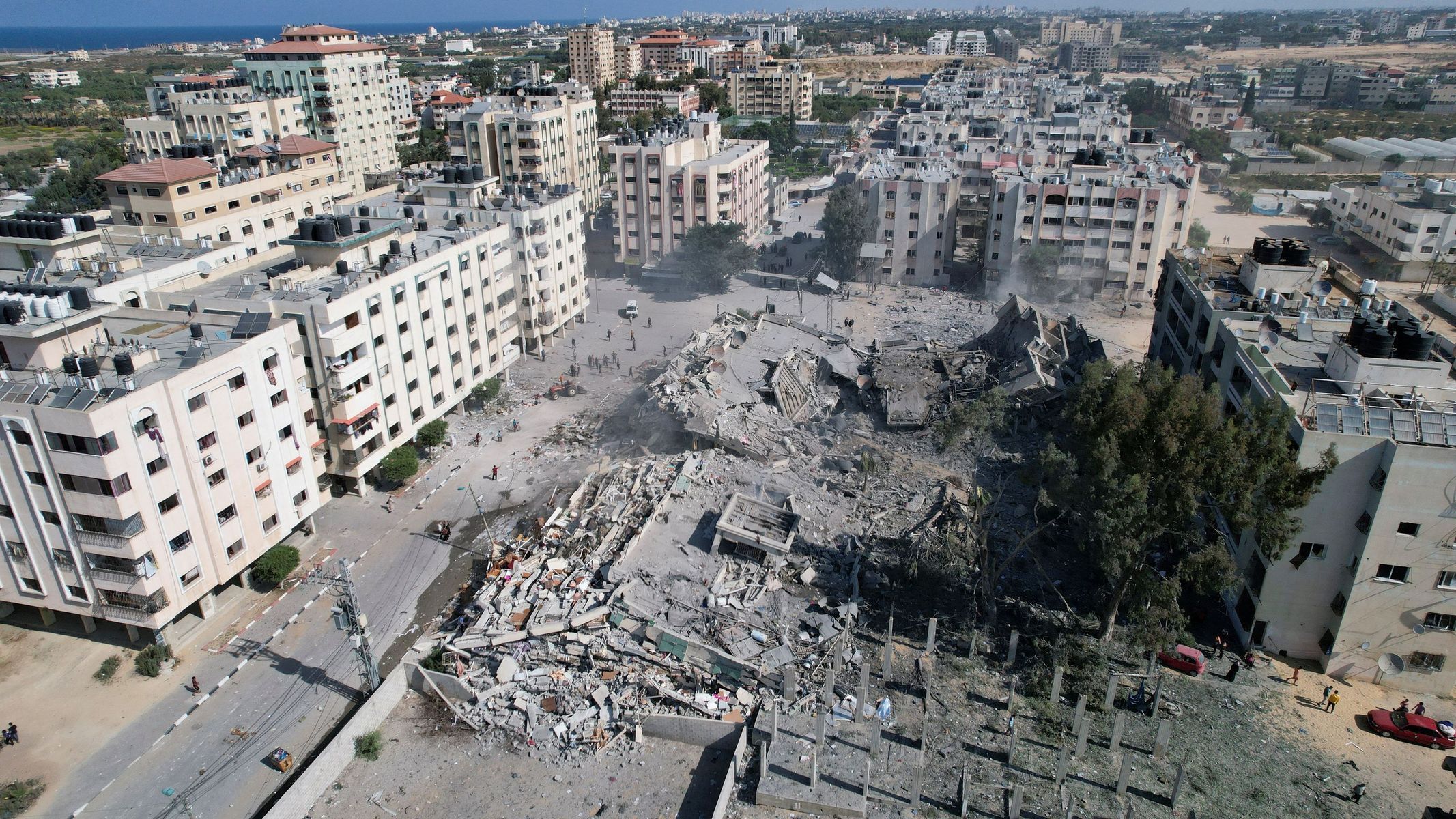 Následky izraelského útoku na jih Pásma Gazy.