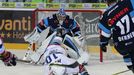 4. semifinále play off extraligy 2018/19, Kometa Brno - Liberec: Martin Erat (10) a brankář Roman Will