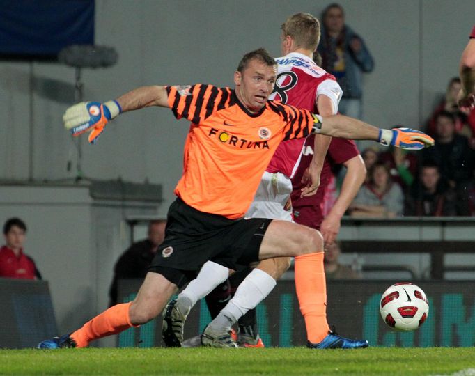 Fotbalový brankář klubu AC Sparta Praha Jaromír Blažek v utkání Gambrinus ligy se Slávií Praha.