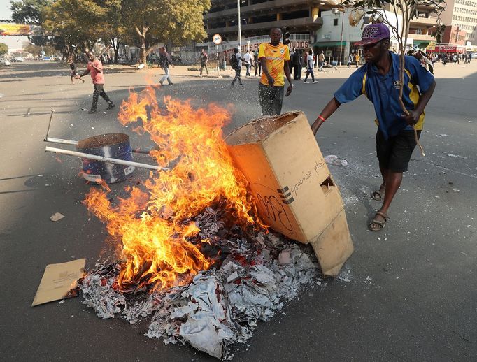 Povolební protesty v Harare v Zimbabwe. 1. 8. 2018