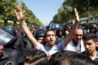 V Tunisku se na protest zapálil prodavač. Rozzlobení lidé pak vyšli do ulic
