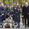 Odhalení pamětní desky Čechoslovákům bojujícím v RAF na památníku na Klárově v Praze