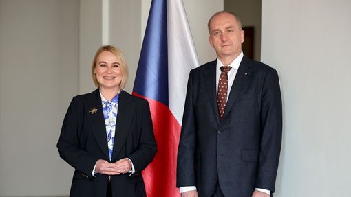 Ředitel Vojenského zpravodajství Petr Bartovský s ministryní obrany Janou Černochovou