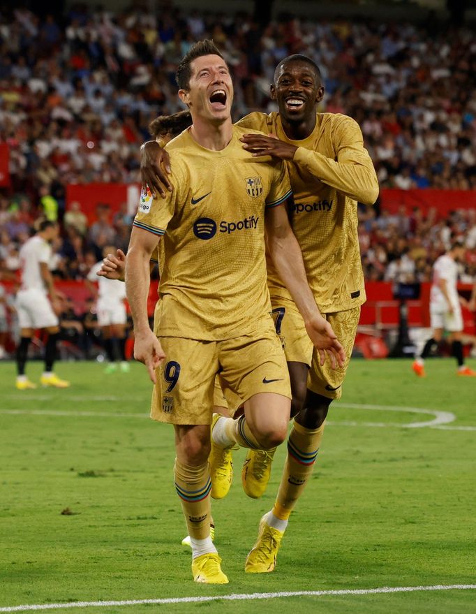 Soccer Football - LaLiga -Sevilla v Barcelona - Ramon Sanchez Pizjuan, Seville, Spain - September 3, 2022 FC Barcelona's Robert Lewandowski celebrates scoring their secon