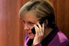 Její chyba? Merkelová málo používala šifrovací telefon