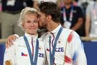 Tenisté, kteří roky tvořili pár i v osobním životě, se těsně před olympiádou rozešli. Na kurtu to ale nebylo znát. Siniaková s Macháčem jsou olympijskými vítězi.