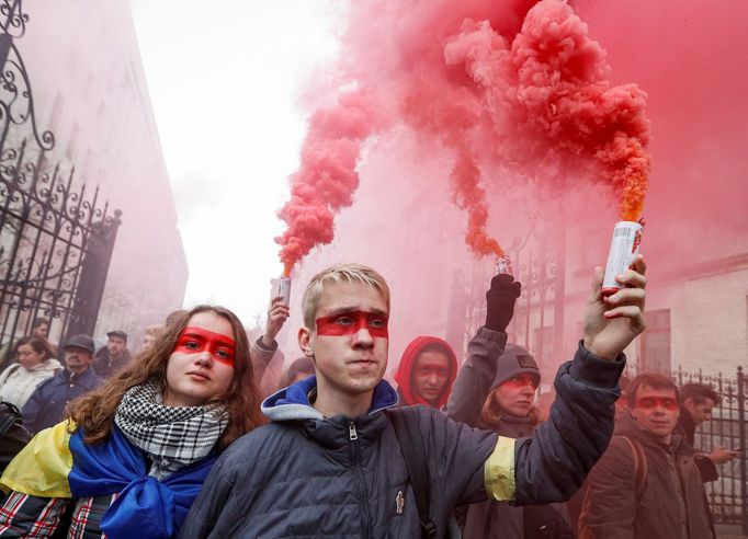 Tisíce lidí protestovalo v Kyjevě proti "Steinmeierově formuly".